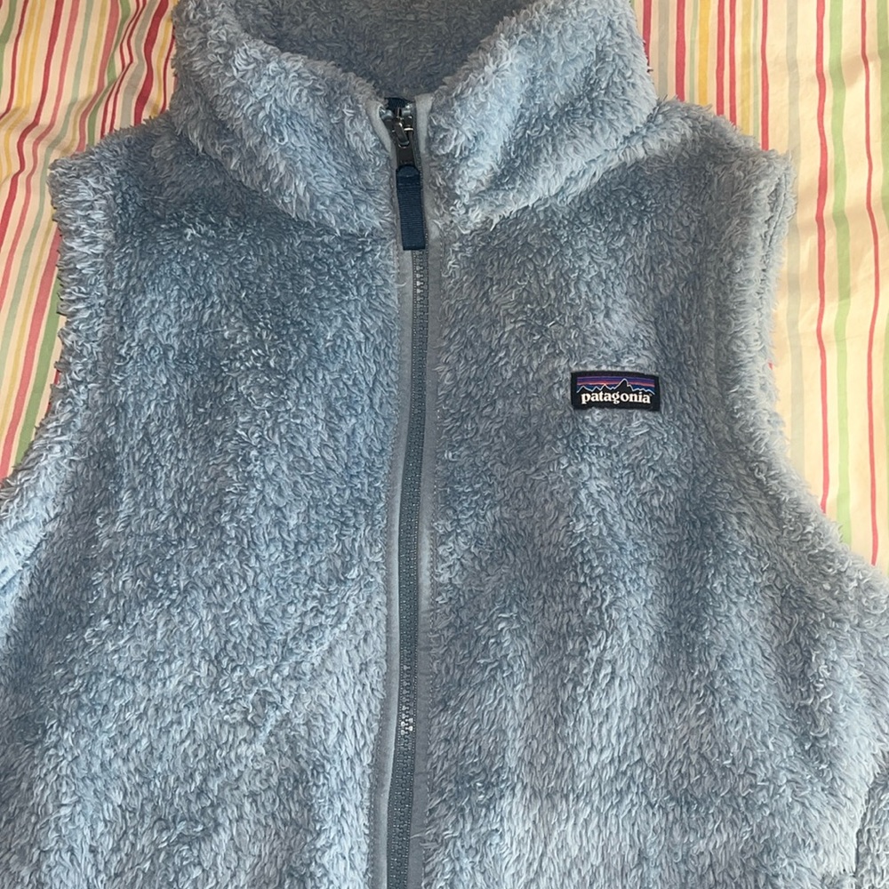 NWOT-Patagonia girls vest, XXL, girls outgrew. Great color and soft!